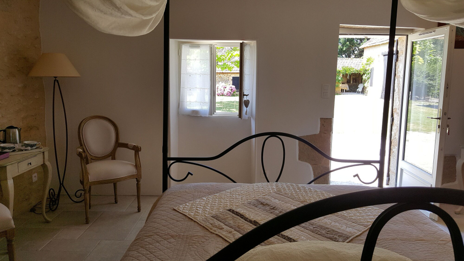 Bedroom 3, Domaine de Manilau - B&B, Dordogne
