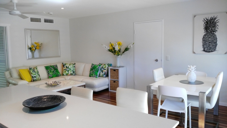 Dining Room 7