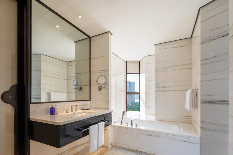 Bathroom 5, voco HANGZHOU BINJIANG MINGHAO by IHG, Hangzhou