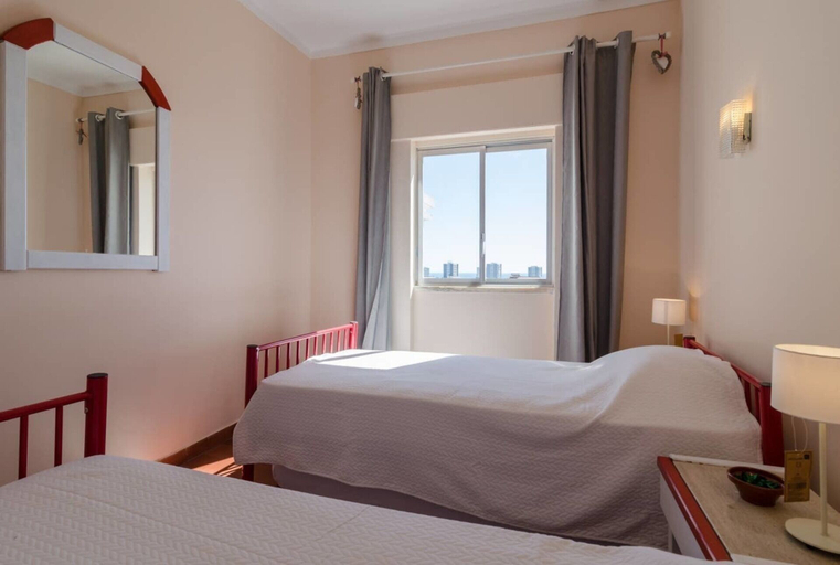 Bedroom 2, Remarkable 2-bed Apartment, Portimão