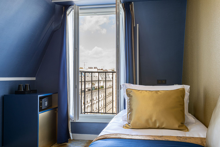 Bedroom 3, Trianon Gare de Lyon, Paris