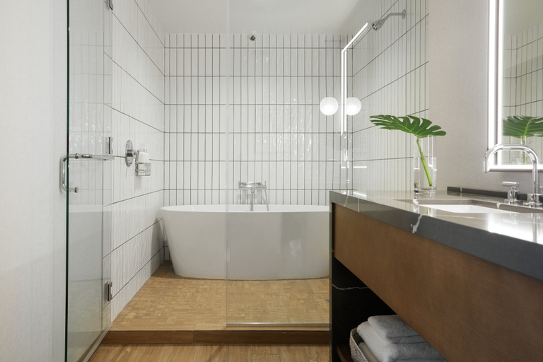 Bathroom 2, Kimpton HARPER HOTEL by IHG, Fort Worth