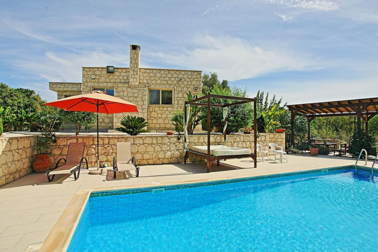 Sport & Beauty 5, Villa Georgios Rafaela