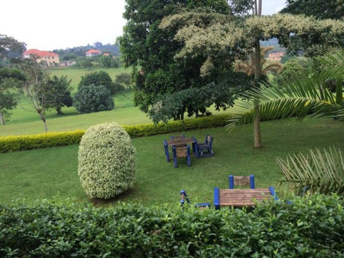 Others 5, Captivating 3-Bed Villa, Busiiro