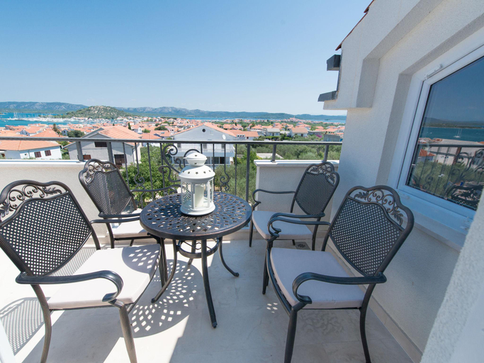 Others 5, Villa in Murter near Kornati National Park, Murter