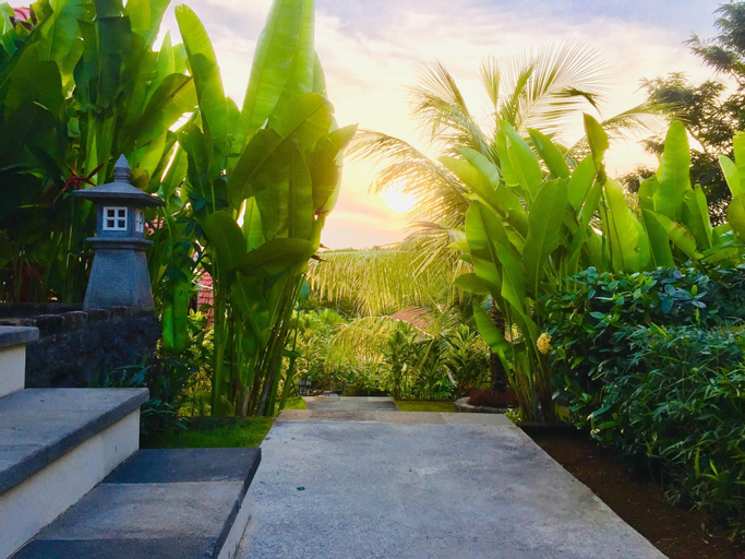 Exterior & Views 5