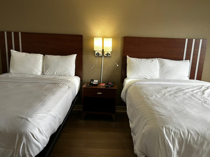 Bedroom 3, Econo Lodge Inn & Suites Chambersburg Central, Franklin