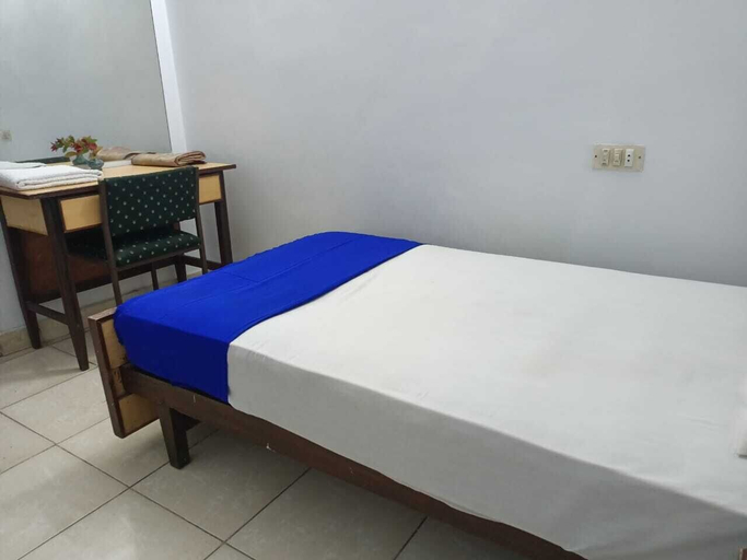 Bedroom 5, Gulf Hotel, Karachi