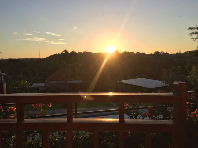 Exterior & Views 6