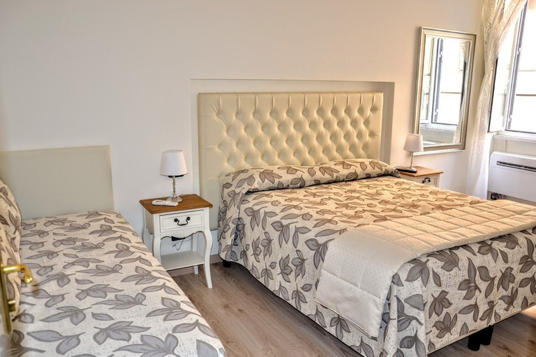 Bedroom 4, B&B Colosseum, Rome