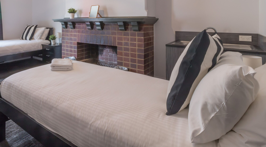 Bedroom 13