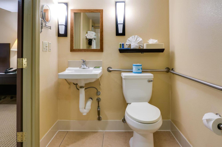 Bathroom 3, The Buena Park Grand Hotel & Suites, Orange