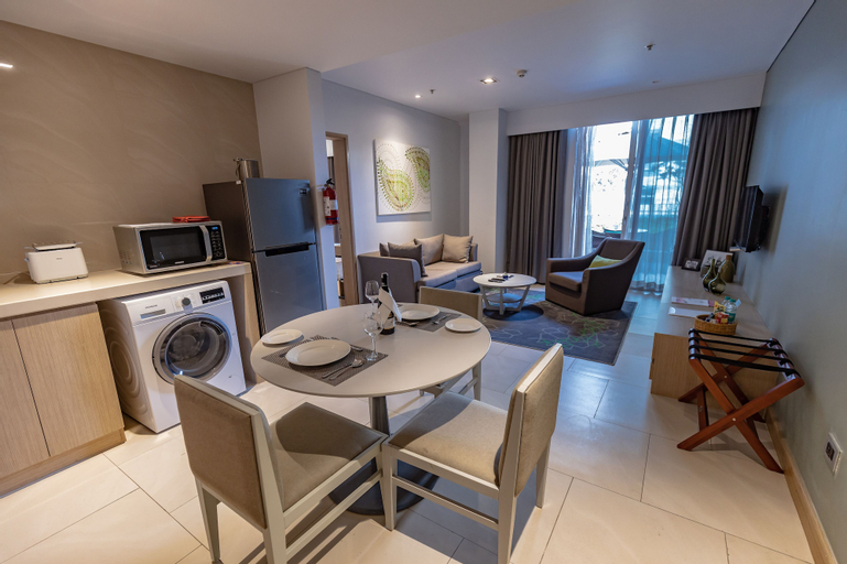 Dining Room 26