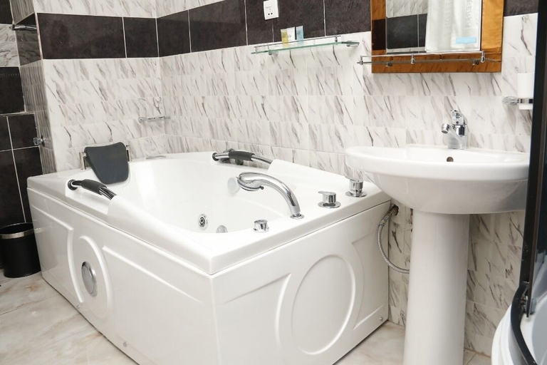 Bathroom 5, ALL SEASONS HOTEL , Owerri Municipal