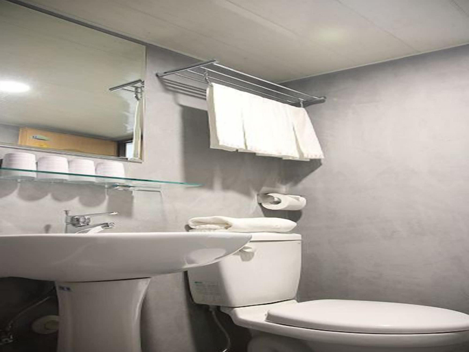 Bathroom, Cloud Haku Cozy Inn, Taitung