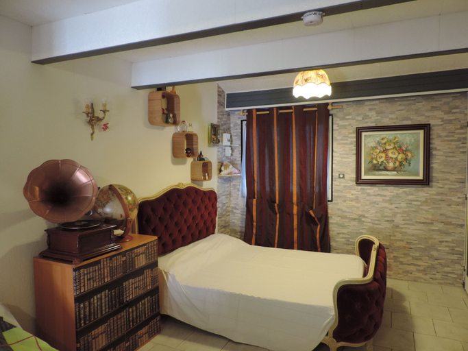 Bedroom 4, Chez Papy et Mamy, Isère