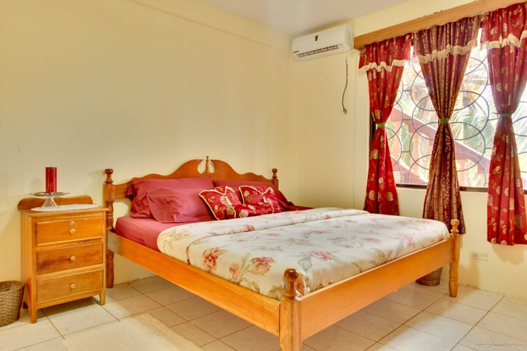 Bedroom 2, Davis Falls Inn