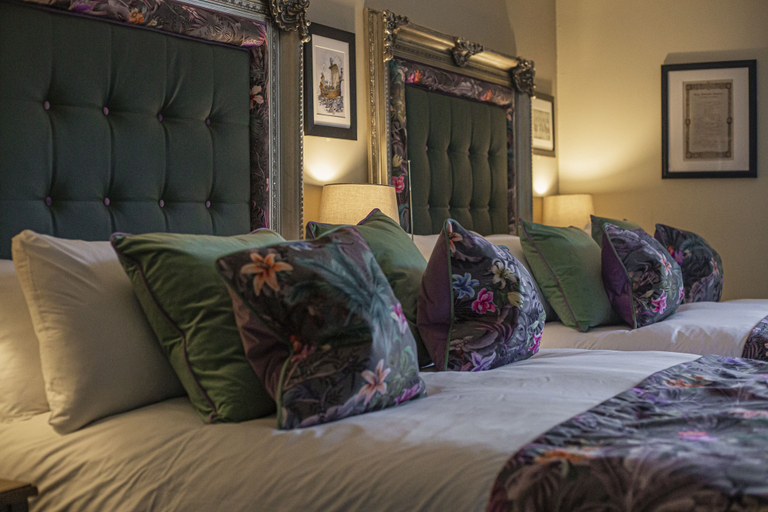Bedroom 2, The Kings Arms and Royal Hotel, Godalming, Surrey, Surrey
