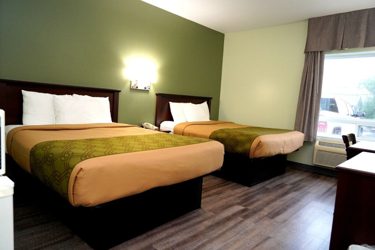 Bedroom 5, Econo Lodge, Muskoka