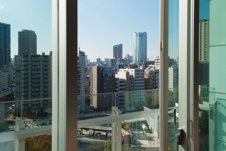 Exterior & Views 4