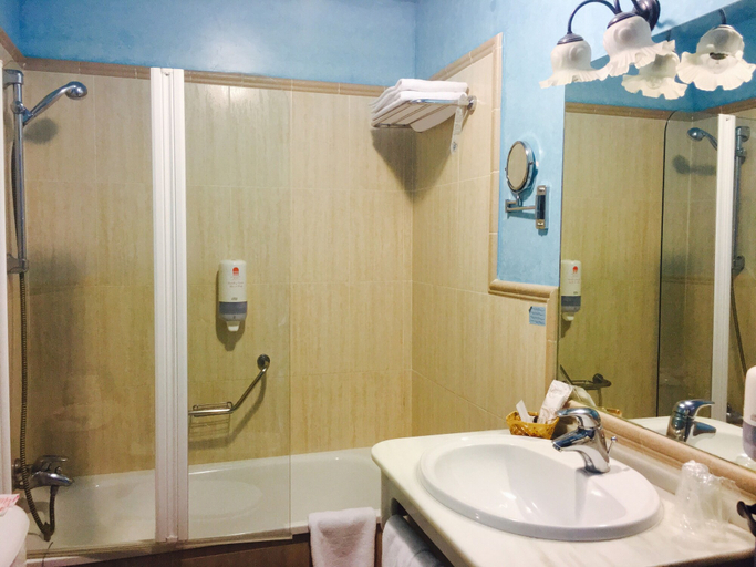 Bathroom 4, Crisol Chiclana, Cádiz