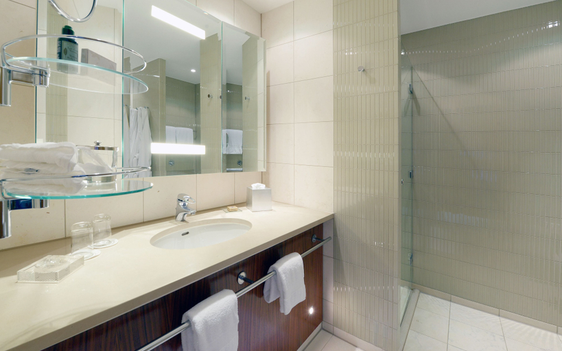 Bathroom 5, Canary Riverside Plaza London, Vignette Collection by IHG, London