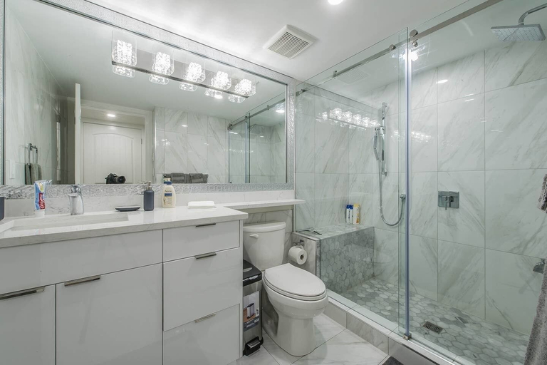 Bathroom 3, Private Luxurious Suite for Beach Getaway, Greater Vancouver