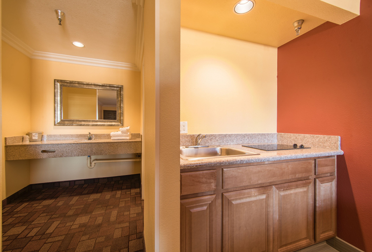 Bathroom 4, Industry Inn & Suites, Los Angeles