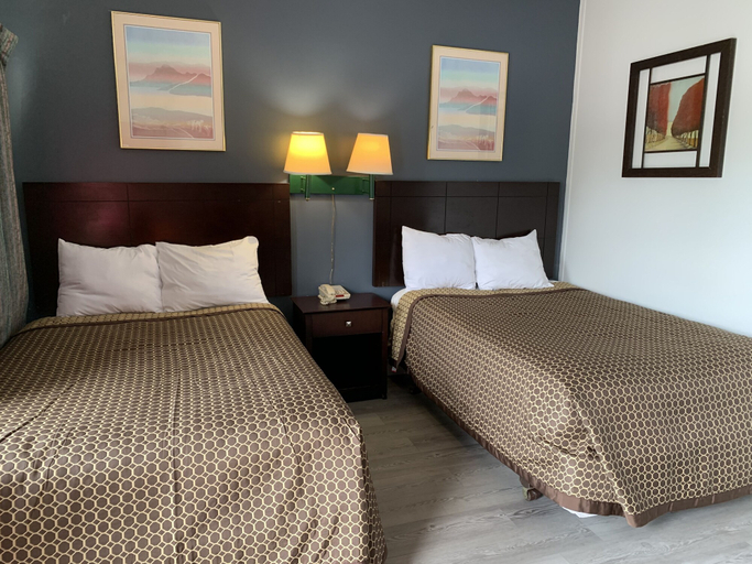 Bedroom 2, Express Inn, Ocean