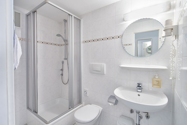 Bathroom 5, Alfa City Centre, München