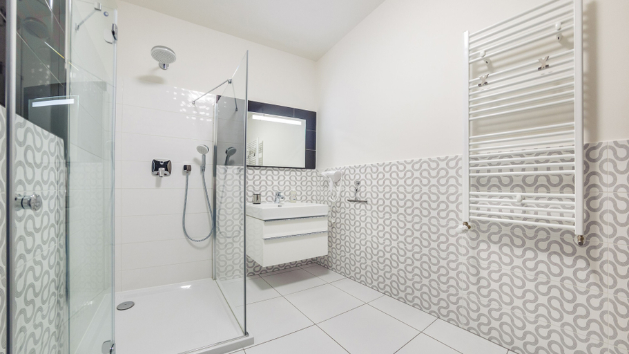 Bathroom 4, Apartamenty Sun & Snow w obiekcie Pięć Mórz, Kołobrzeg