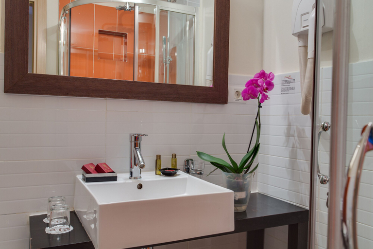 Bathroom 4, Hotel Moxa, Municipiul Bucuresti