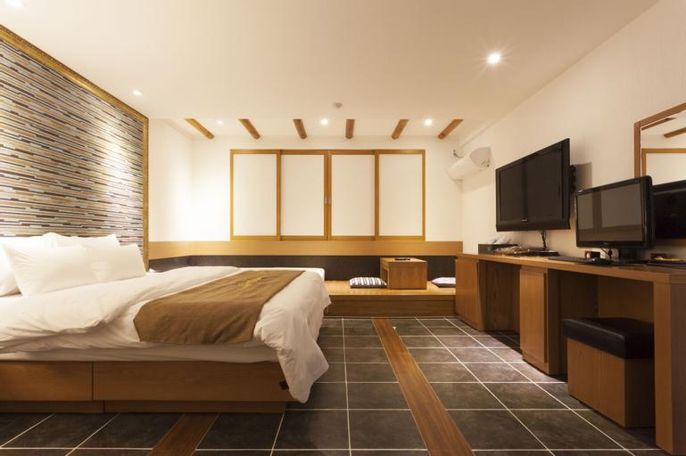 Bedroom 29