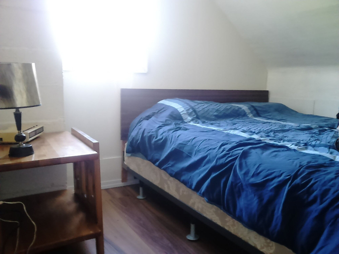 Bedroom 2, Holiday Cottage, Division No. 9