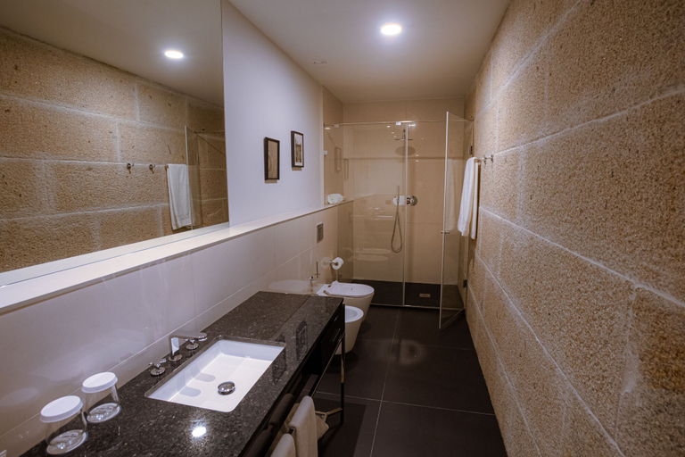 Bathroom 5, Solar do Requeijo by Luna Hotels&Resorts, Arcos de Valdevez
