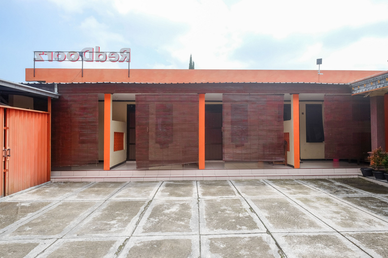 Exterior & Views 2, RedDoorz near Candi Sukuh Karanganyar, Karanganyar