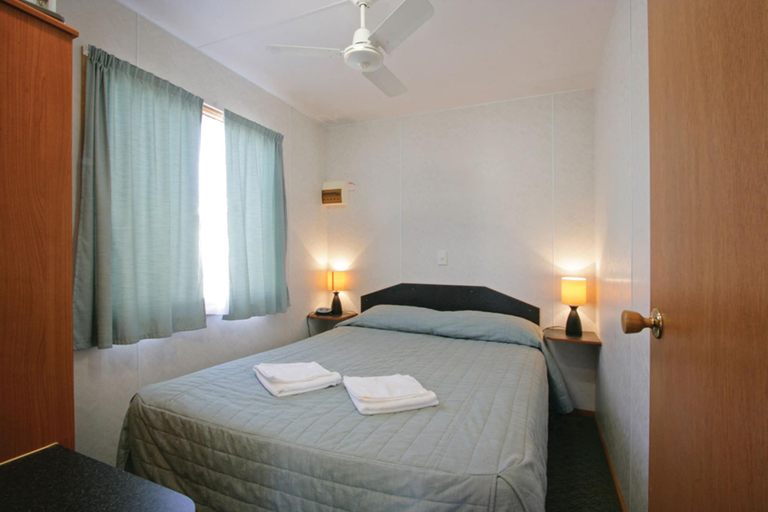 Bedroom 3, All Seasons Holiday Park, Mildura - Pt A