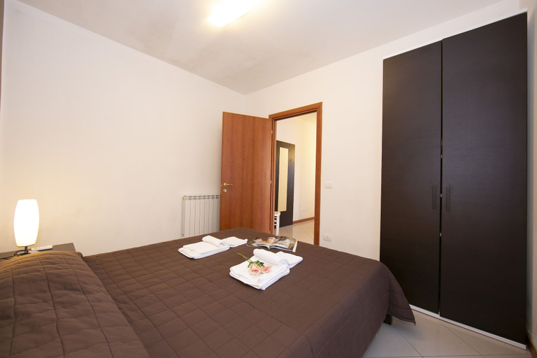 Bedroom 2, Fontana Del Lago Apt. 1, Lecco