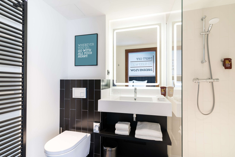 Bathroom 5, Park Inn by Radisson Poznan, Poznań City