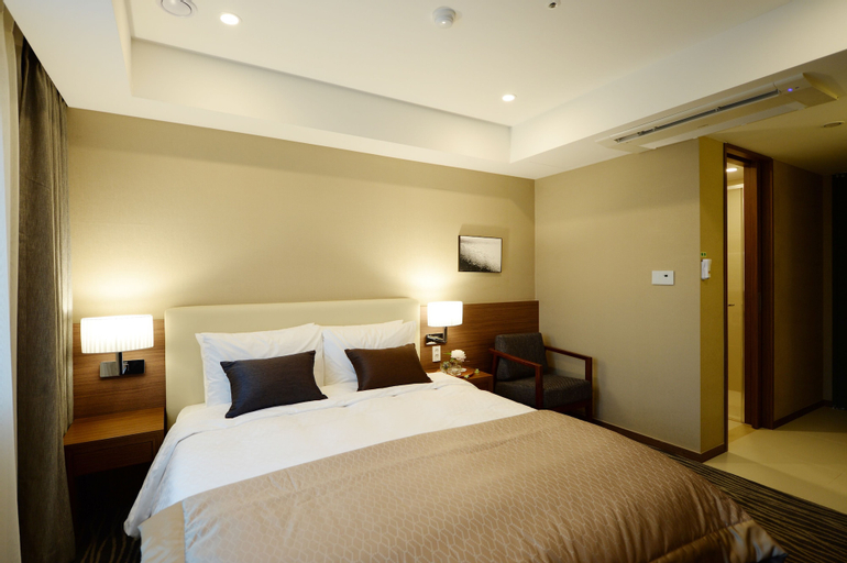 Bedroom 24