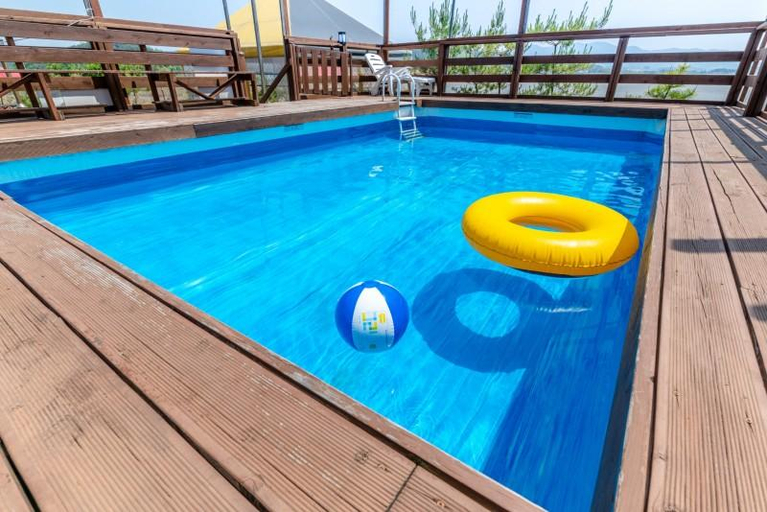 Sport & Beauty 4, Seocheon Sunrise Beach House Pension, Seocheon