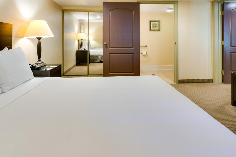 Bedroom 2, The Buena Park Grand Hotel & Suites, Orange