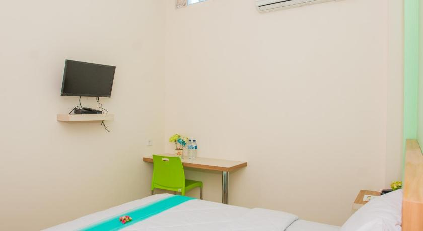 Bedroom 3, Berlian Hotel, Ende