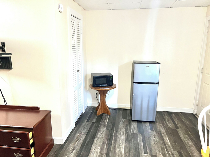 Best In Town Motel, Iredell