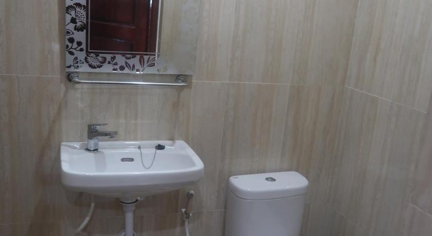Bedroom 4, Berlian Hotel, Ende