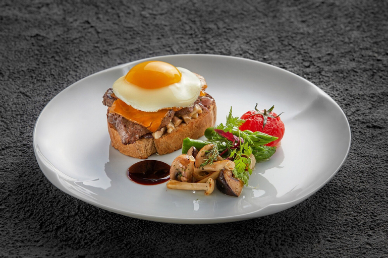 Food & Drinks 12