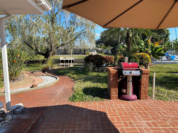 Others 5, Tamiami On The Canal, Lee