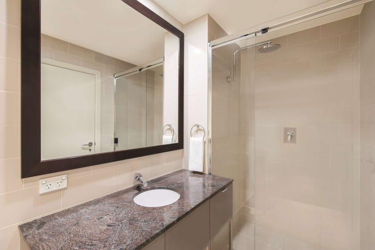 Bathroom 5, Adina Apartment Hotel Adelaide Treasury, Adelaide