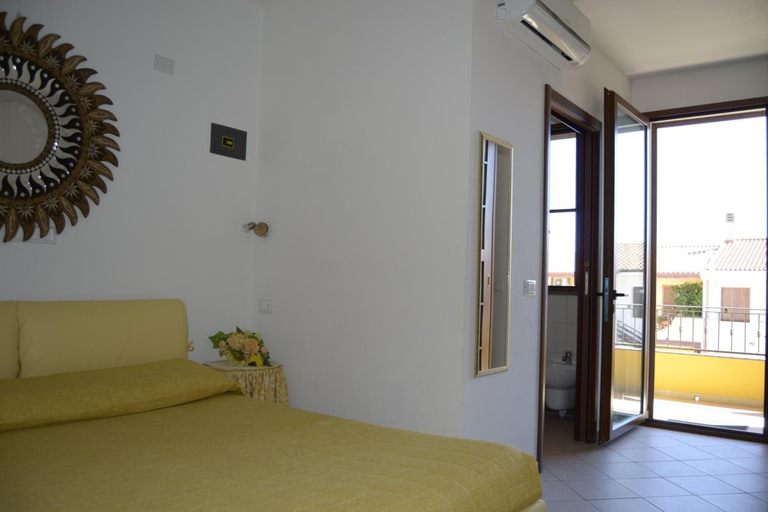 Bedroom 3, Affittacamere Al Mare, Oristano