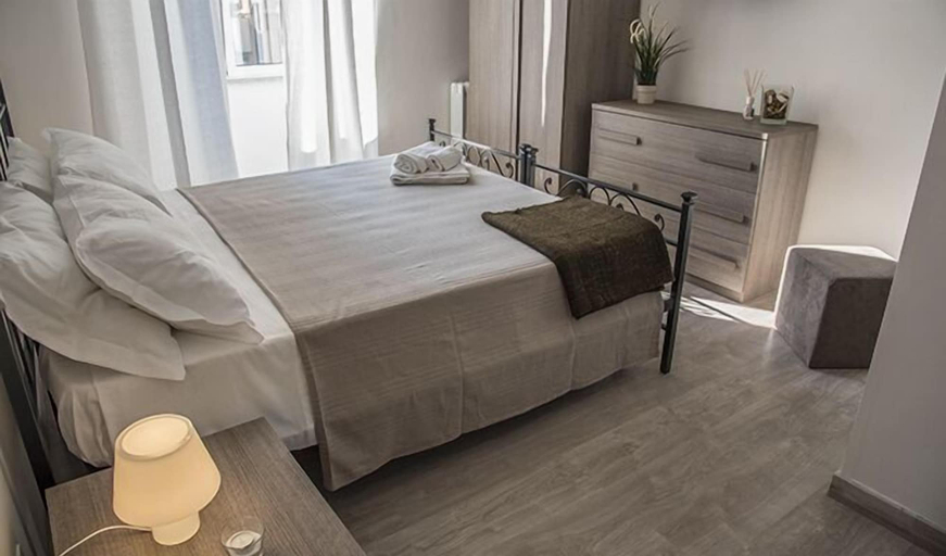 Bedroom 5, Grandis Rooms, Roma